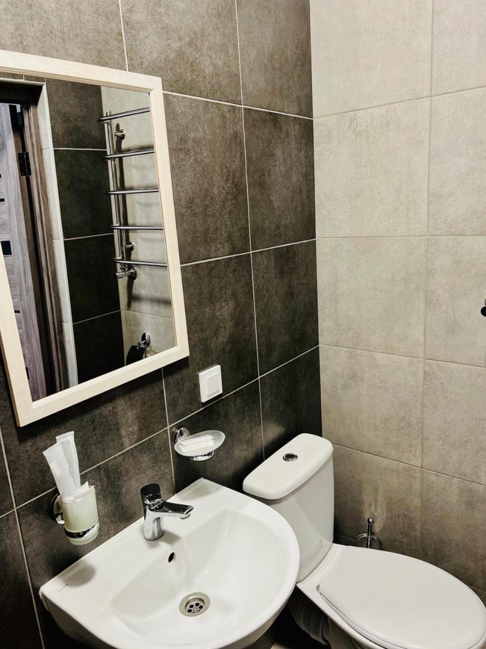 Maximus Hotel Луцьк Екстер'єр фото