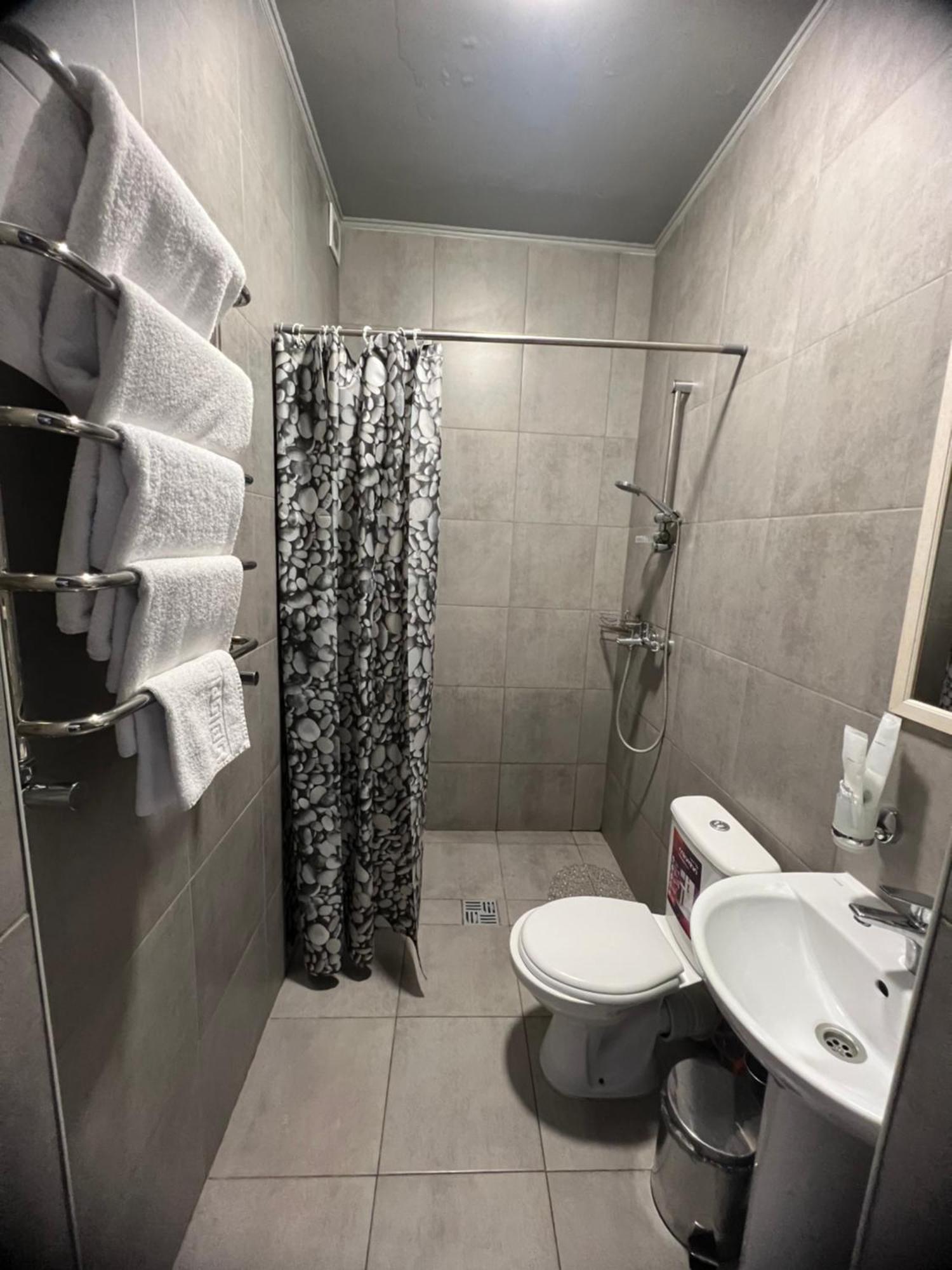 Maximus Hotel Луцьк Екстер'єр фото